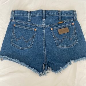 High waisted Wrangler shorts